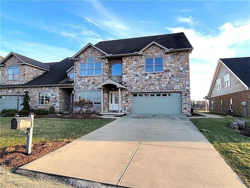 1st image of 1049 Blackthorne Dr