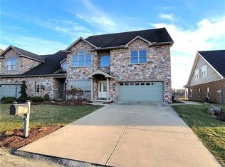 1049 Blackthorne Dr, Jeannette, PA