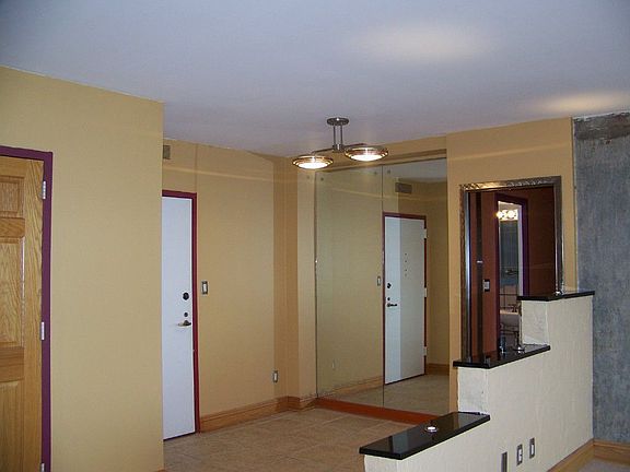 4th image of 1 Bratenahl Pl APT 1201