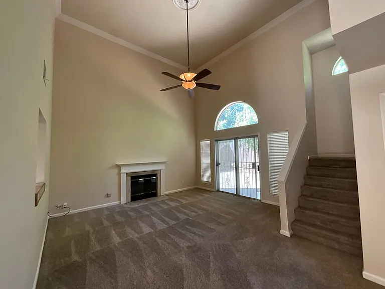 6357 N Barcus Ave — Photo 5