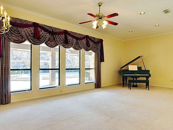 3rd image of 4451 Homestead Cir
