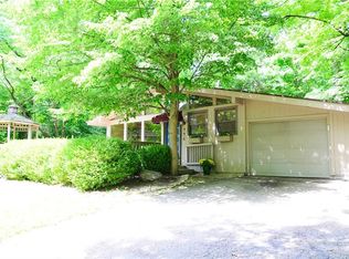 946 White Oak Dr, Springfield, OH