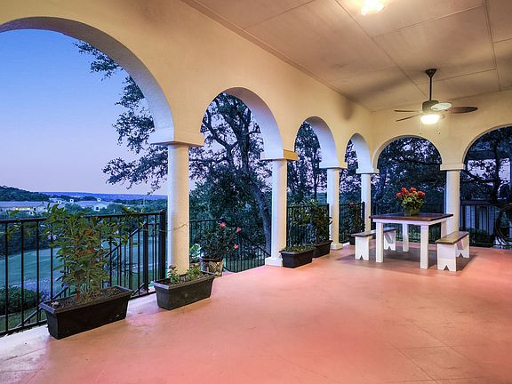 4th image of 220 Golf Crest Ln