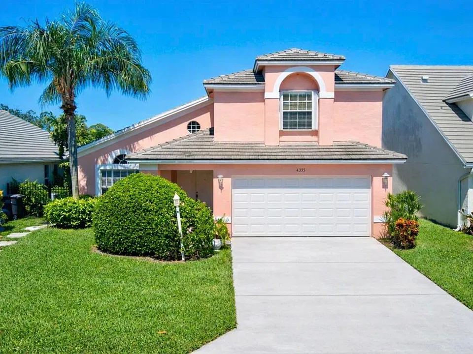 4355 Leicester Ct