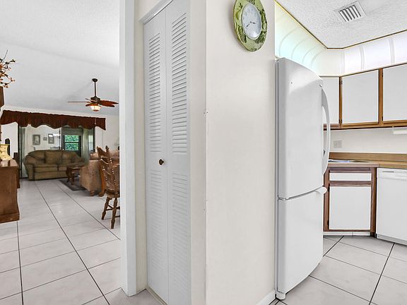 4th image of 2641 W Gately Drive #602