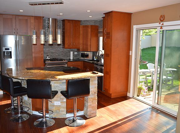 5th image of 14380 Pinewood Dr
