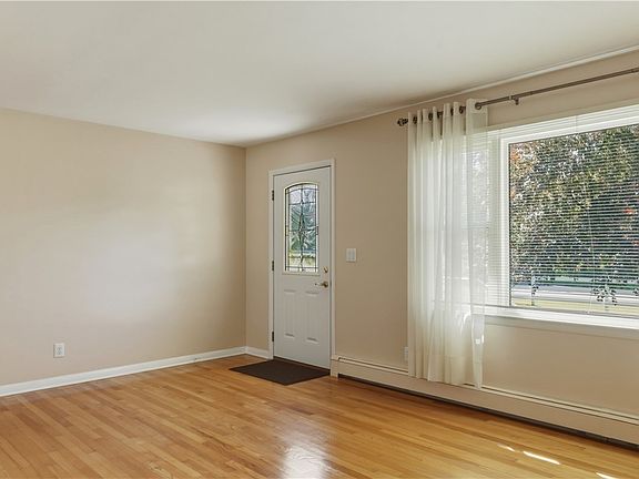 3rd image of 133 Veteran Hill Rd