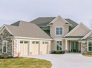 1020 Highland Park Cir, Coralville, IA 52241