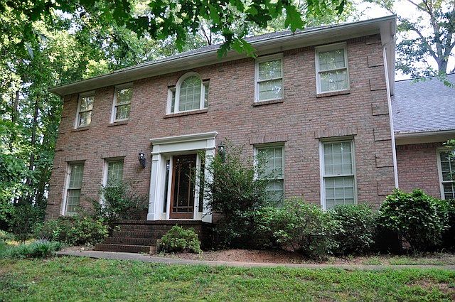1st image of 3021 Quarles Dr