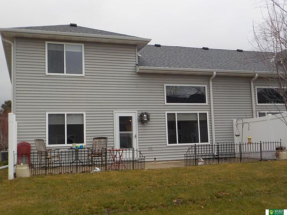 3rd image of 7641 Maple Village Dr
