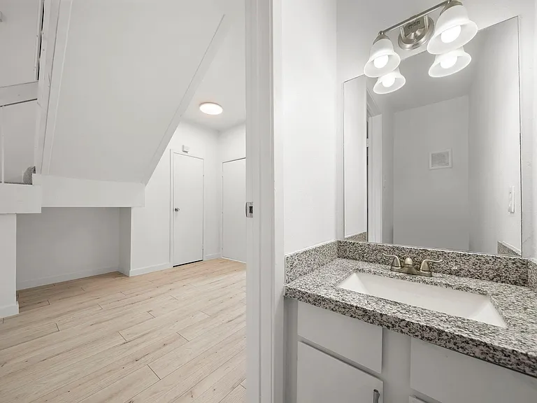 8433 Wednesbury Ln — Photo 8