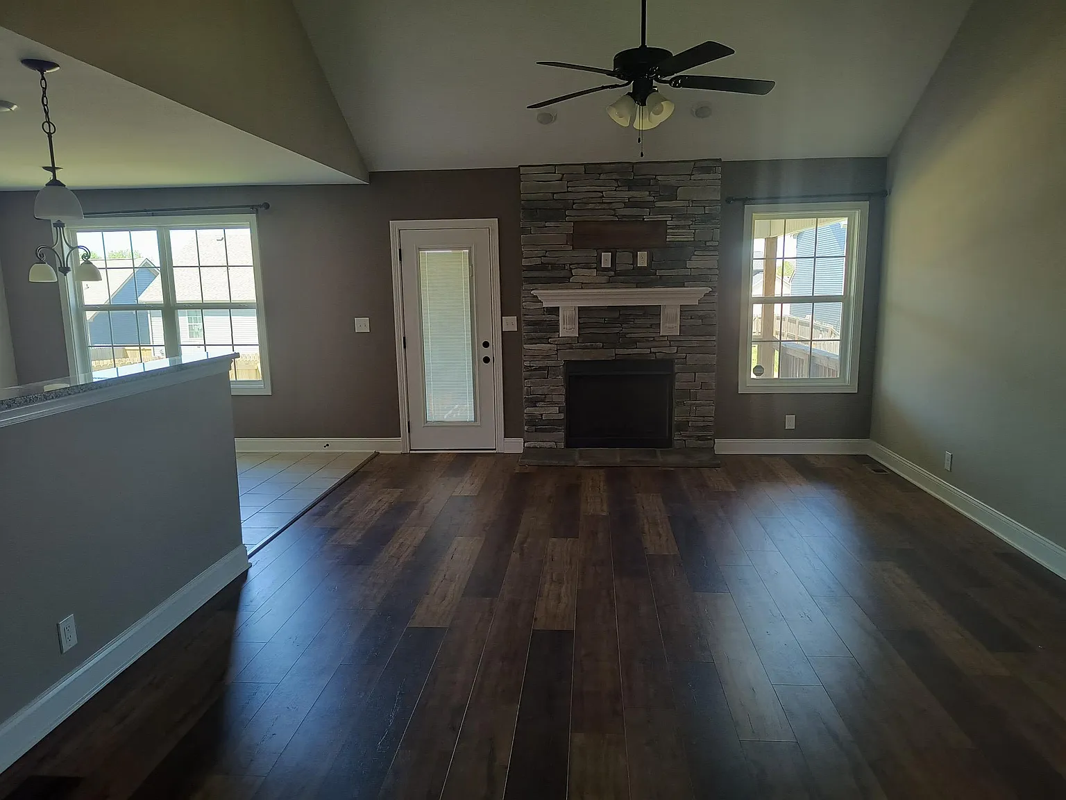 3 bed, 1400 sqft, $1,600 — Photo 3