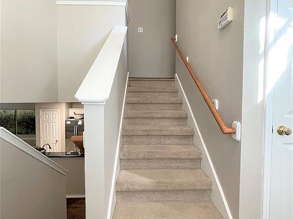 4th image of 10 Butterfly Branch Pl