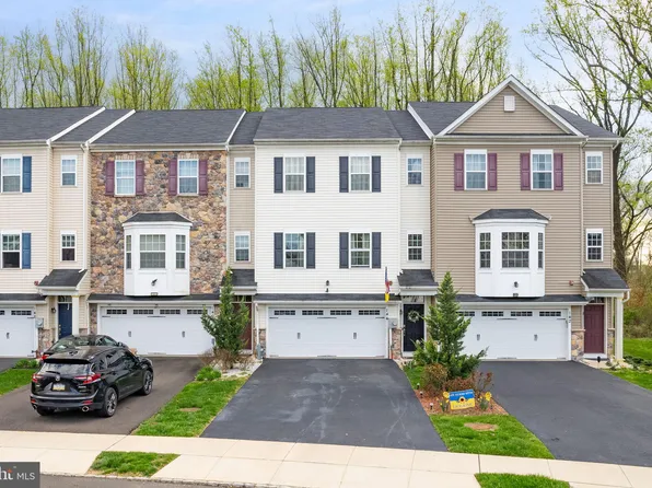 144 Graystone Dr, Trevose, PA 19053