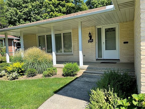 3rd image of 6785 Enfield Dr