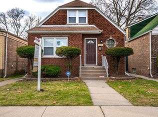 8630 S Dante Ave, Chicago, IL 60619
