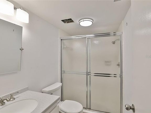 5th image of 645 Woodlawn Dr #645