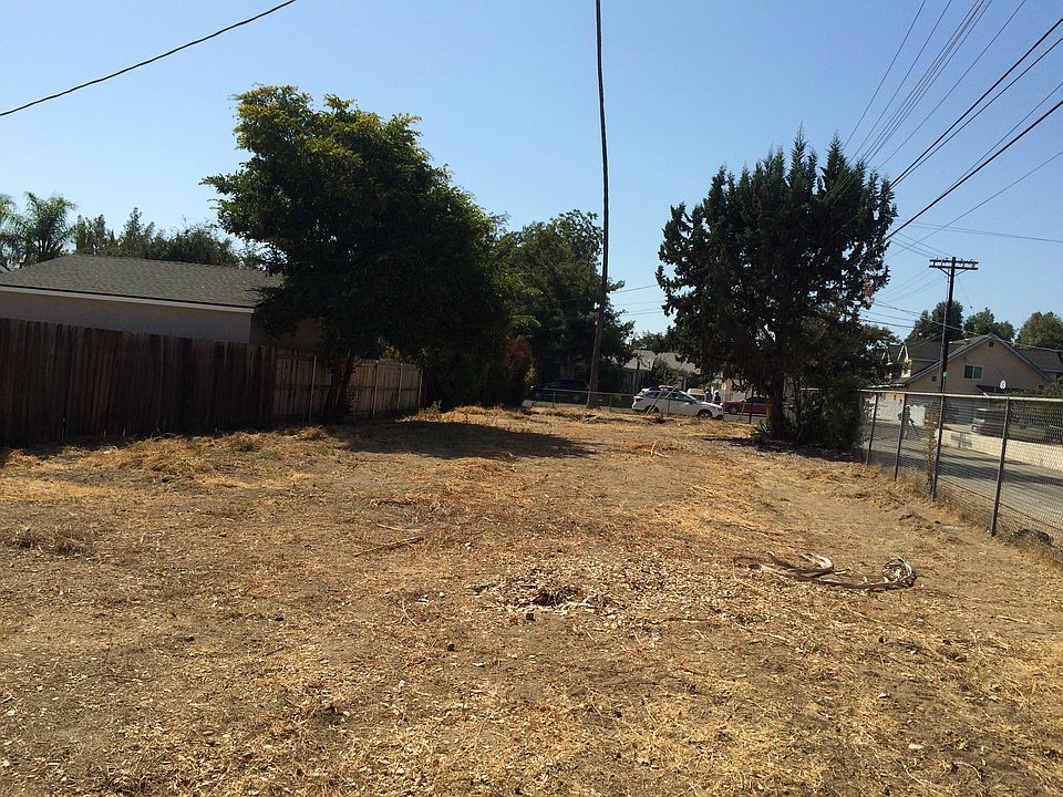 1st image of 290 Lola Ave