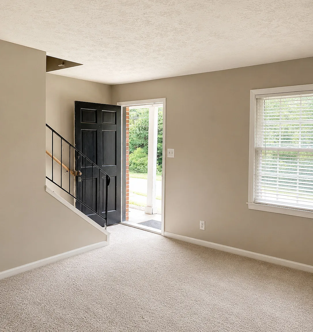 2 bed, 1.5 bath, 1050 sqft, $1,200 — Photo 2