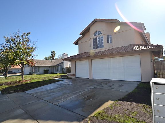 2nd image of 2985 Portola St