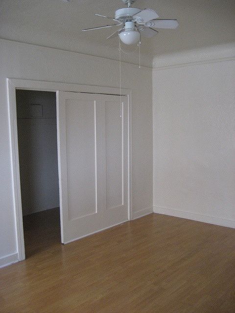 2nd image of 2651 S Manhattan Pl APT 106