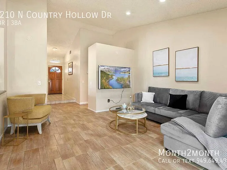 1210 N Country Hollow Dr — Photo 1