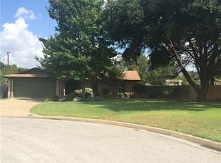 1105 Thistle Ct, Benbrook, TX 76126