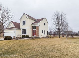 7401 Dakota Cir, West Des Moines, IA 50266