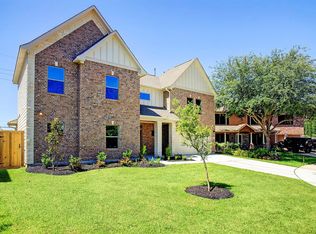 819 Victoria Lakes Dr, Katy, TX 77493