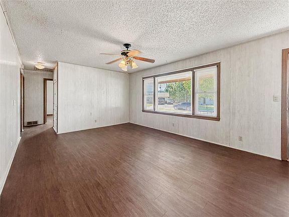 4th image of 1411 S Reno Ave