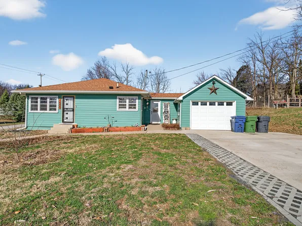 1600 N 7th St, Clinton, IA 52732