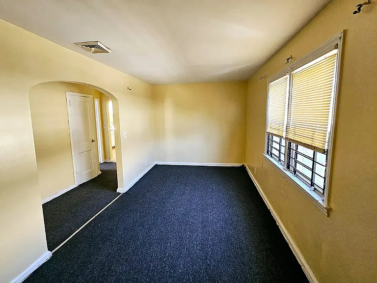 35 Farley Ave #3A — Photo 3