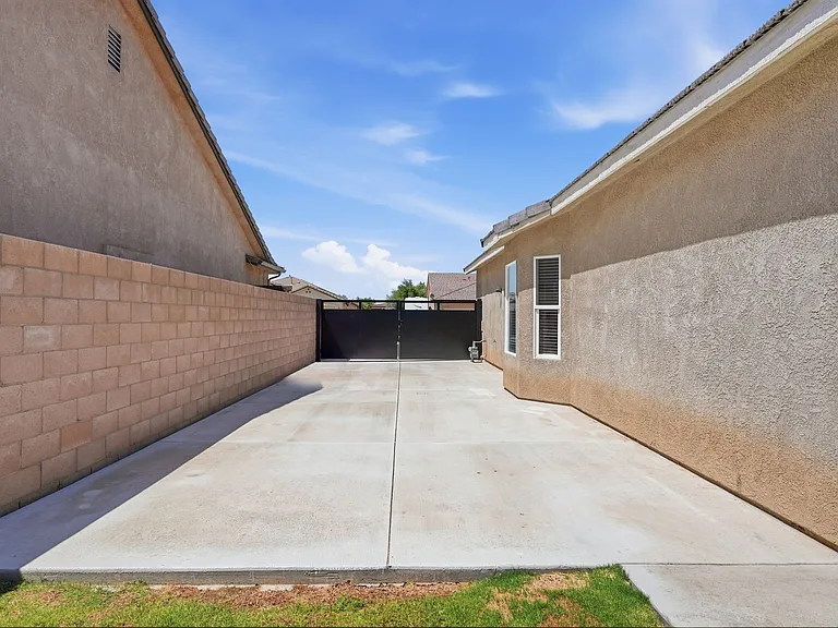 11505 Equinox Ave — Photo 4