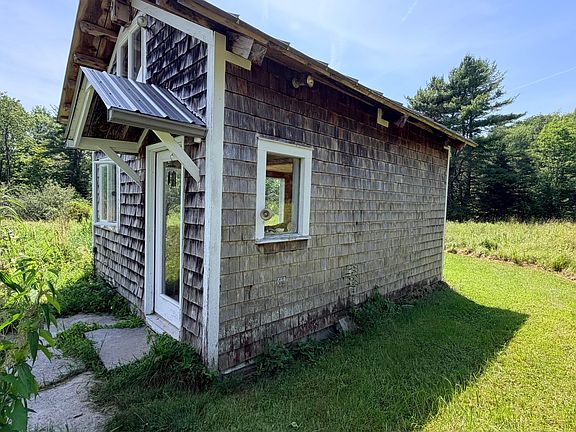 4th image of 82 Quaker Point Road