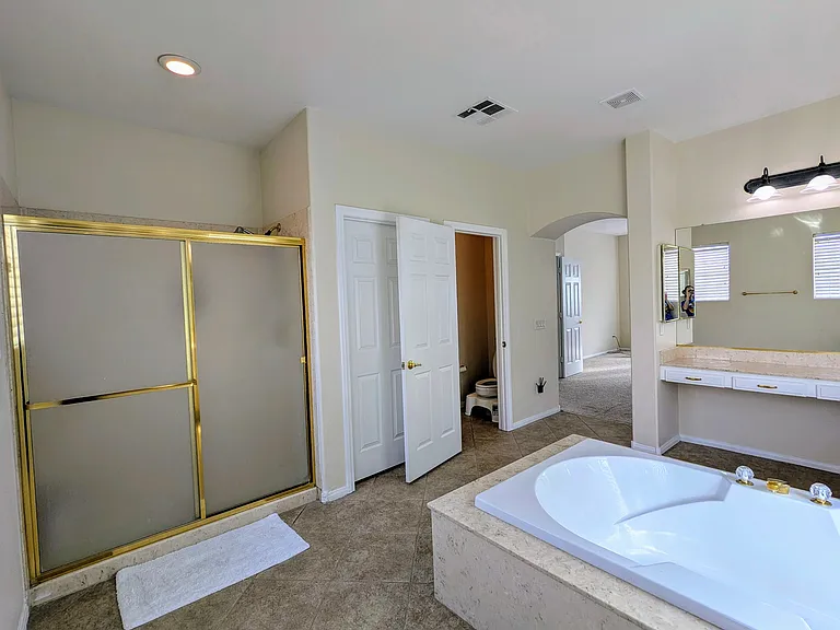 11025 Edina Ct — Photo 25