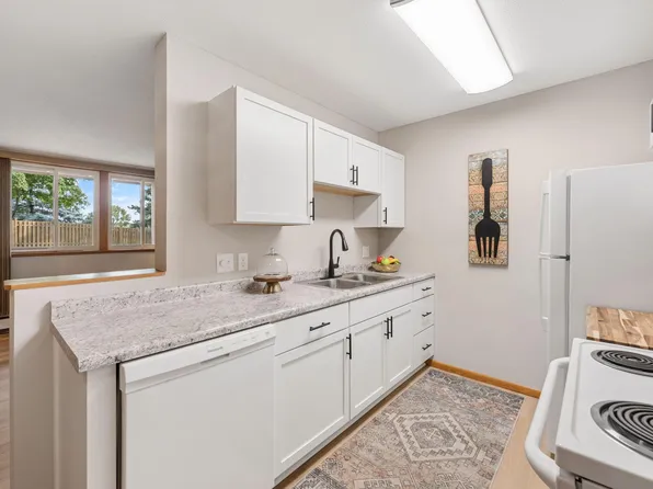 9141 Highway 55 APT 101, Minneapolis, MN 55427