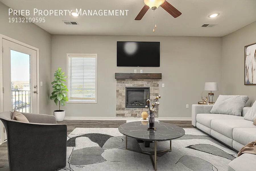 Parkview Apartments - Available November 20th — Photo 1