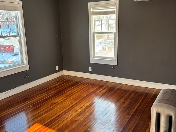 4th image of 95 Belrose Ave #97