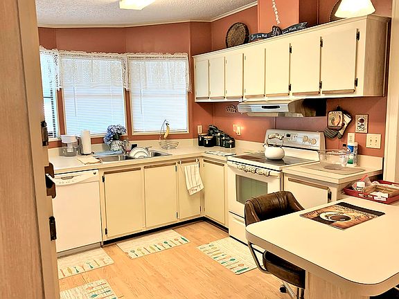 2nd image of 36 Sea Fern Dr #219