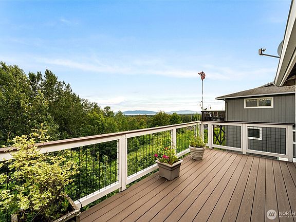 3rd image of 4351 Gooding Avenue
