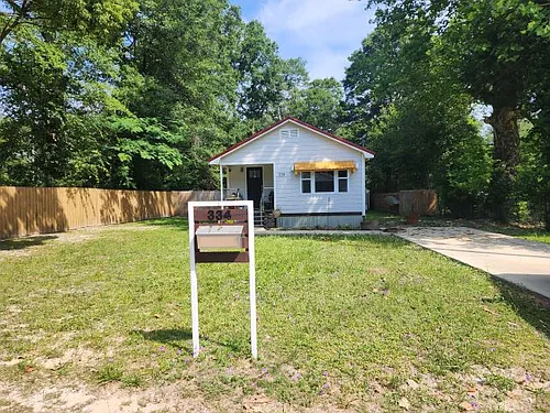334 E Chestnut Ave Photo 1
