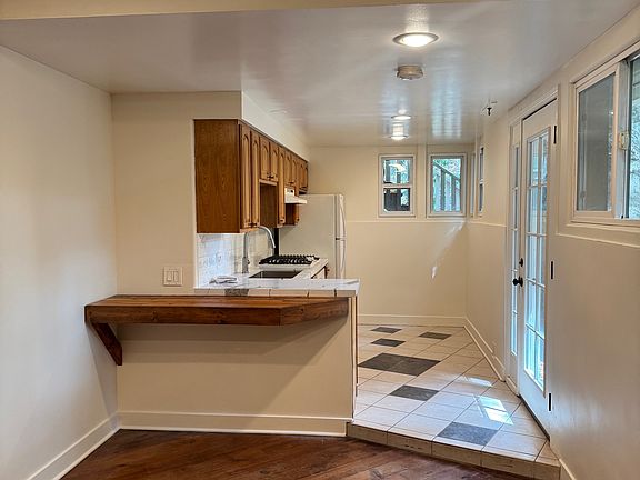 3rd image of 1440 Old Topanga Canyon Rd