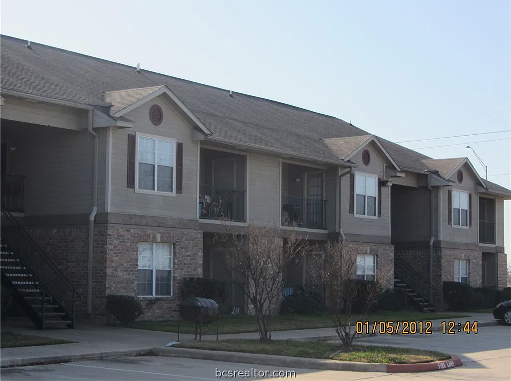 3 bed, 1224 sqft, $1,200 — Photo 2