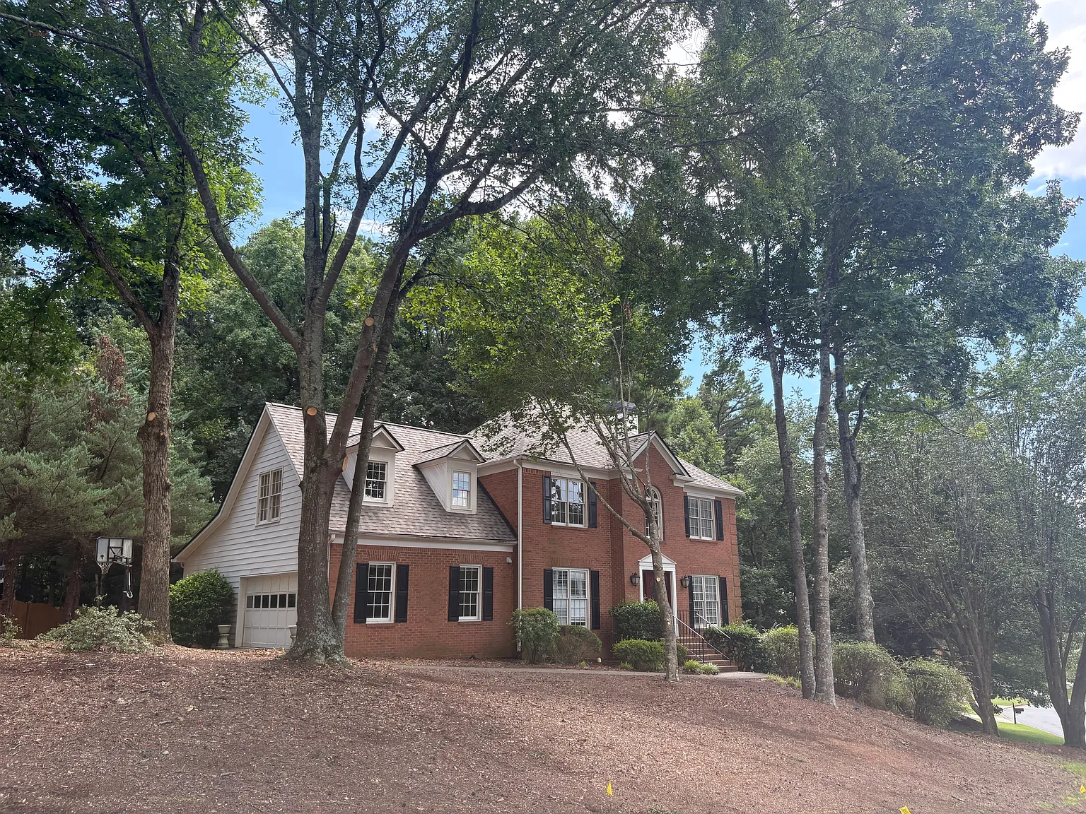 5 bed, 3.5 bath, 3442 sqft, $2,900 — Photo 1