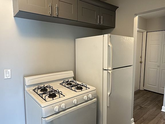 5th image of 725 Court Of Spruce
