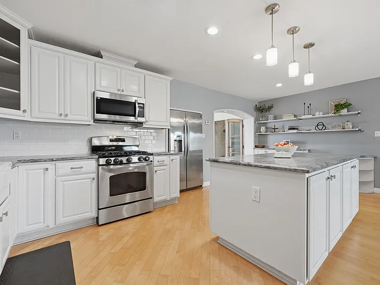 3844 Baker St — Photo 7