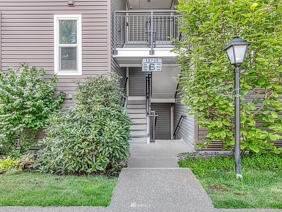 4th image of 12720 NE 144th St Unit B-104