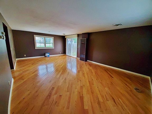4th image of 29091 Round House Ave