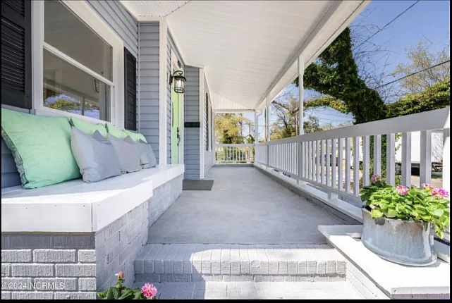 418 Wright St — Photo 2