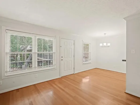 3224 Timmons Ln APT 108, Houston, TX 77027